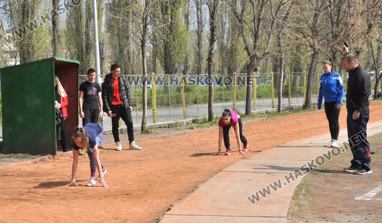 Лекоатлети от Димитровград и Харманли шампиони на ученическите игри