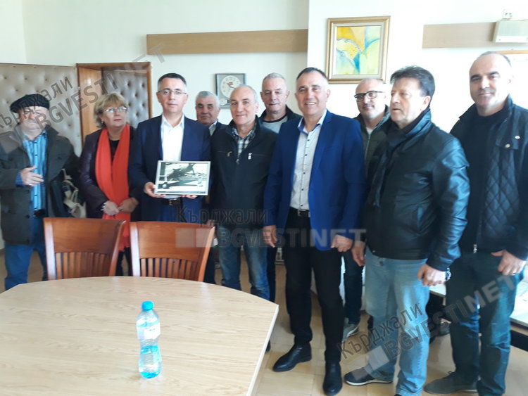 Инициативния комитет