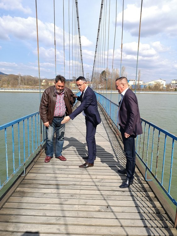 Оглед на Въжения мост