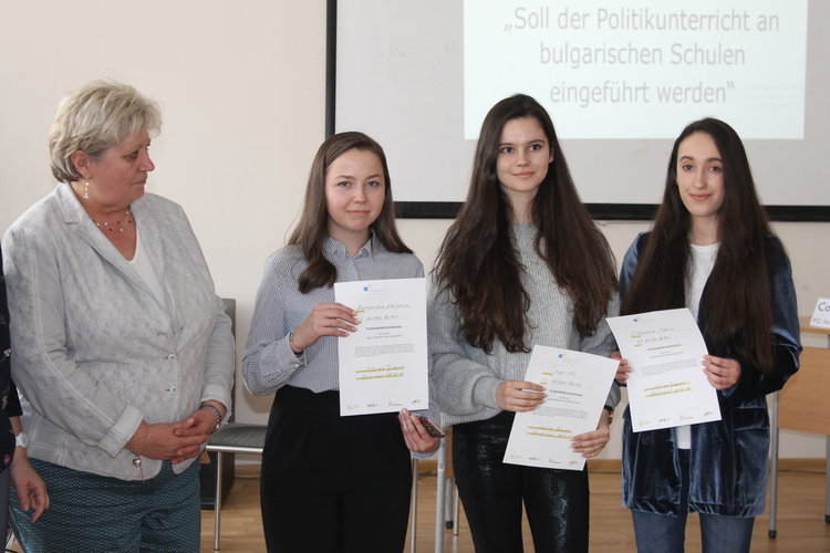 „Младежта дебатира” на немски език в ЕГ „Христо Ботев”