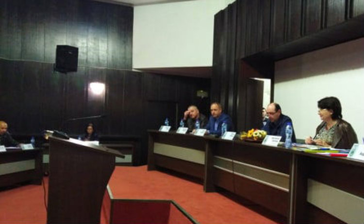 Сесията през март мина без спорове