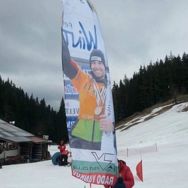 Шампионът Радо Янков направи състезание за децата на родния си град, баща му изработи "медалите" от дърво