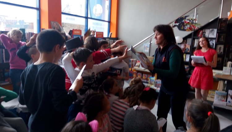 Малките любознайковци от 3„а” клас към ОУ”Св. Св. Кирил и Методий”, гр. Кърджали в света на приказките 