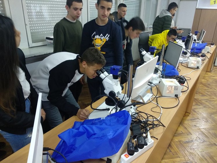 Деветокласници от Смолян посетиха Академията на МВР в София