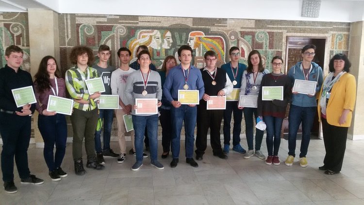 Възпитаници на софийски гимназии обраха медалите на Националната олимпиада по биология в Смолян