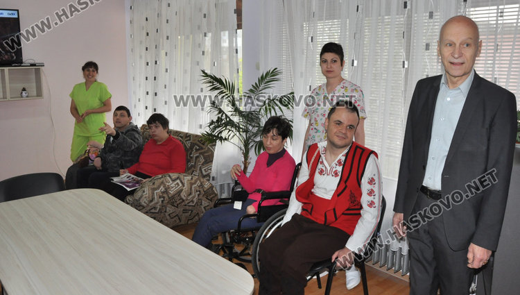 След ремонт Дом "Марина" приема и възрастни, монтираха подемник