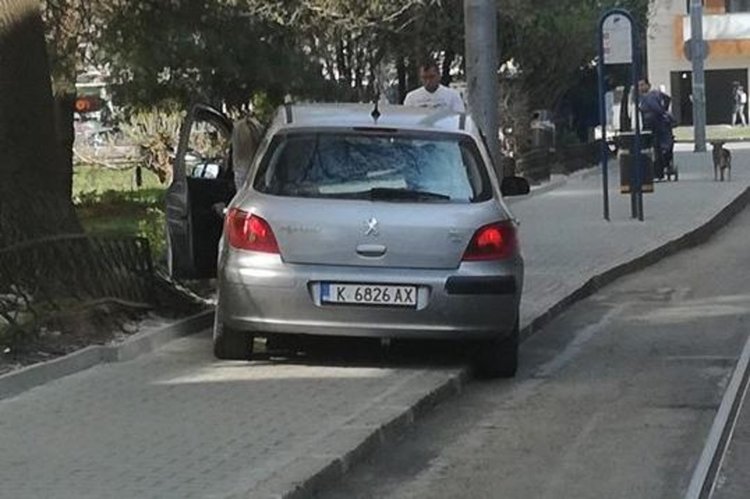 Ако в Кърджали паркират по тротоарите, в София е забранено