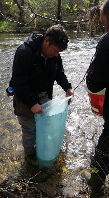 Смолянски рибари събраха средства за 20 хиляди пъстърви, призовават колегите да се включат в акцията