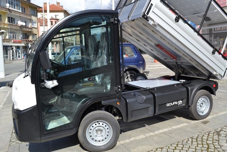 Екопрогрес ще полива градинките с електромобил