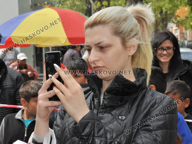 Медали за шампиони по борба в Международния ден на ромите