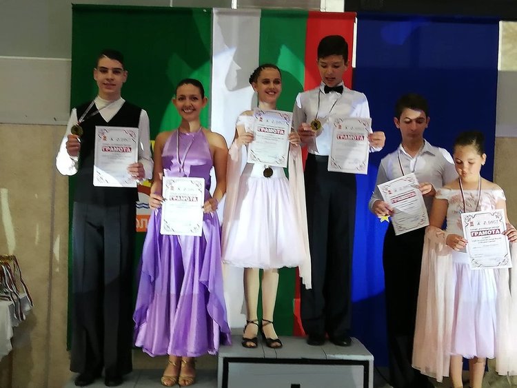 133 двойки сред най-добрите танцьори играха в Смолян, съдии пожелаха турнирът да стане традиционен 