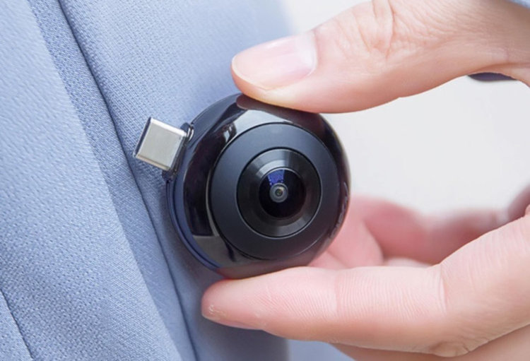 MADV Mini Panoramic Camera е мъничка и много лека, отличен аксесоар за смартфона