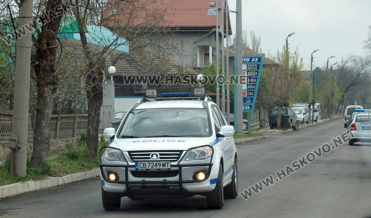 Блокират кв. Марийно, задържани са 5 души за рекет и лихварство в Димитровград