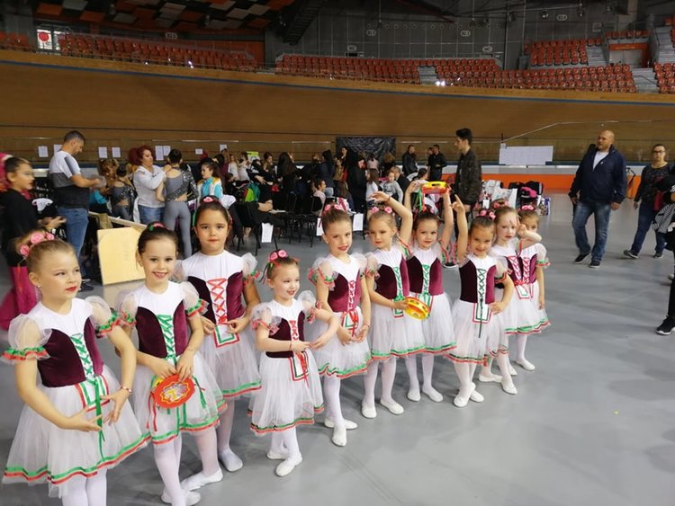 14 призови места за танцьорите на "Рона" от Международен фест в Пловдив