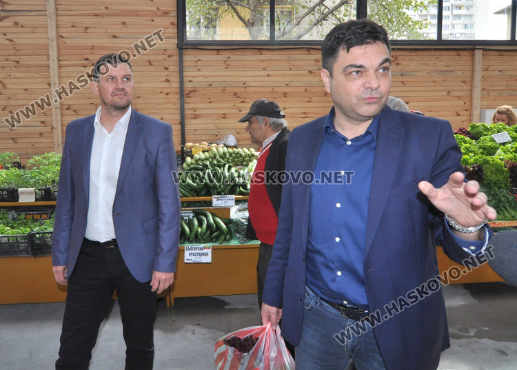 Заработи новият Бабин пазар в Димитровград – кметът и областният си напазаруваха