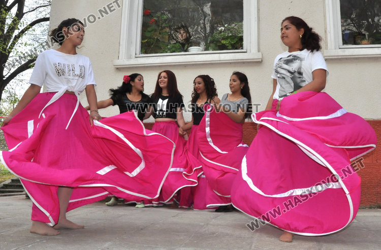 Медали за шампиони по борба в Международния ден на ромите