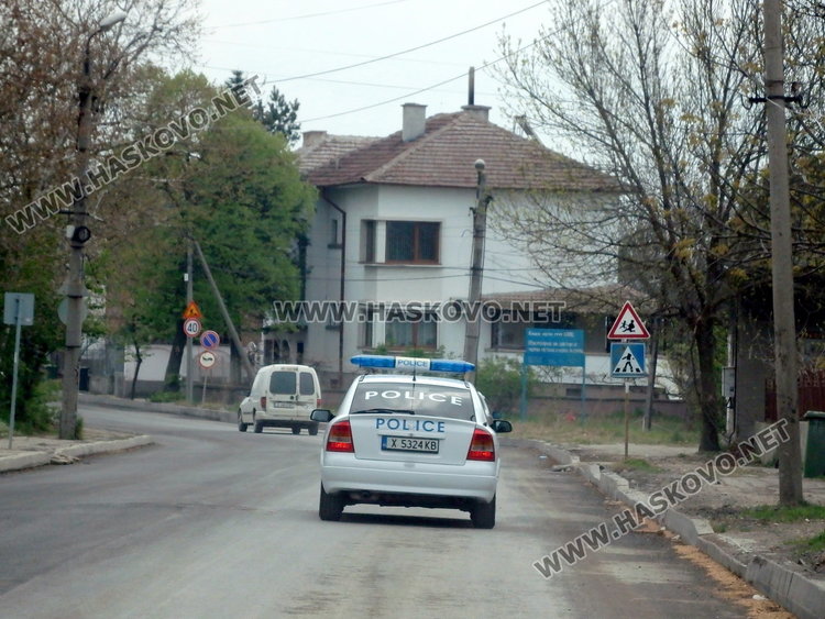 Блокират кв. Марийно, задържани са 5 души за рекет и лихварство в Димитровград