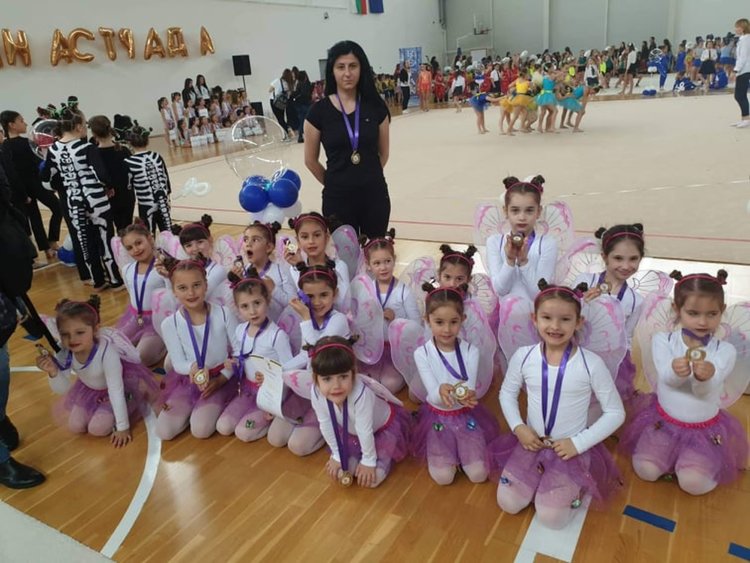 Каубойките от „Калия“ със злато от гимнастрадата, състезателките на „Аида“ с 3 медала