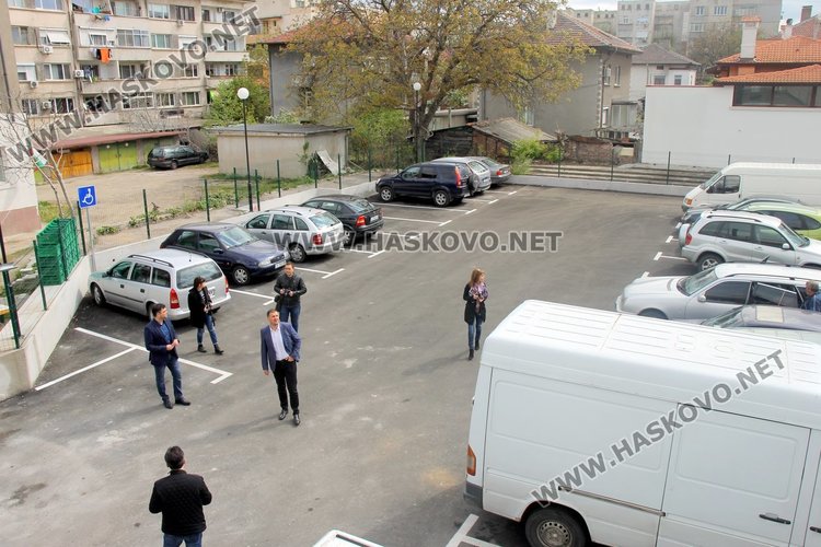 Къде да паркираме около обновения Бабин пазар?