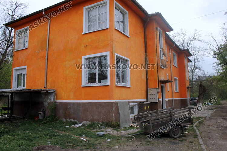 Блокират кв. Марийно, задържани са 5 души за рекет и лихварство в Димитровград