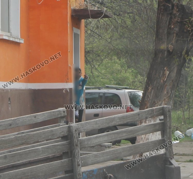 Блокират кв. Марийно, задържани са 5 души за рекет и лихварство в Димитровград