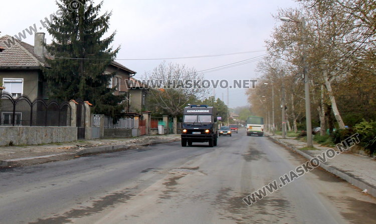 Блокират кв. Марийно, задържани са 5 души за рекет и лихварство в Димитровград