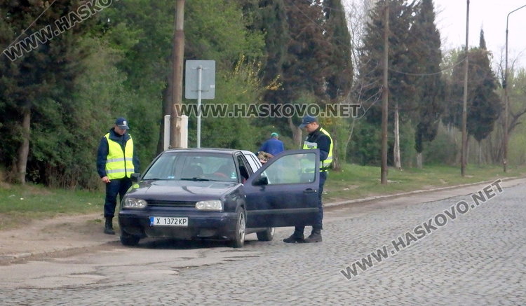 Блокират кв. Марийно, задържани са 5 души за рекет и лихварство в Димитровград