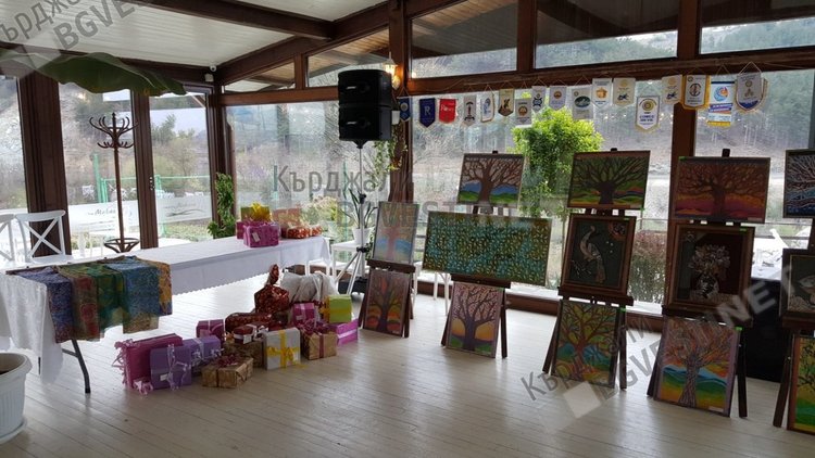 Ротарианците от Момчилград събраха на благотворителен бал 6000 лв.в подкрепа на децата