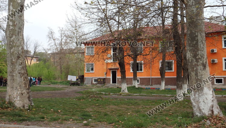 Блокират кв. Марийно, задържани са 5 души за рекет и лихварство в Димитровград