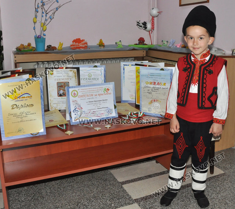 5-годишният Даниел Христов с медал от фолклорен конкурс