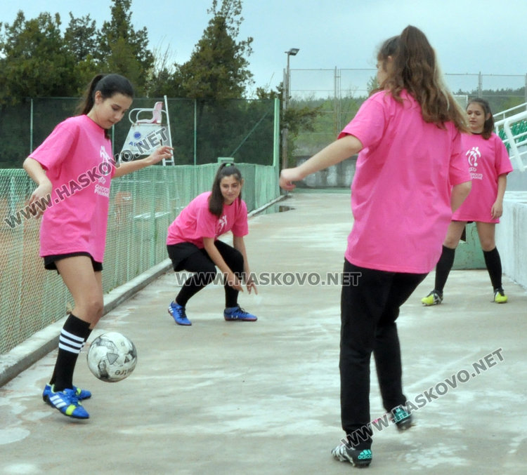 Шест девически отбора се включиха в турнир по футбол в Хасково