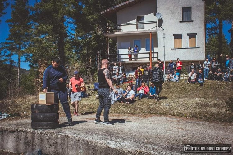 Респект: Младежи организираха масирана кампания и събраха над 5 хиляди лева за малкия Виктор от Златоград