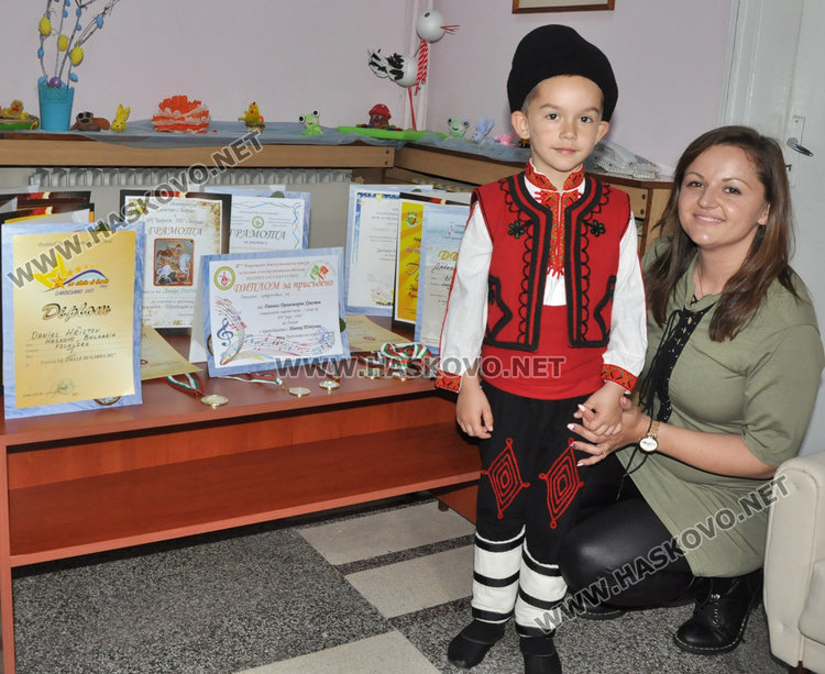 5-годишният Даниел Христов с медал от фолклорен конкурс