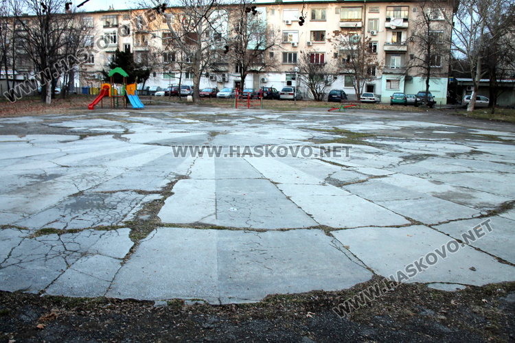 Снимка от началото на годината на емблематичното "Кръгче"