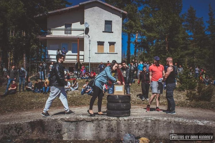 Респект: Младежи организираха масирана кампания и събраха над 5 хиляди лева за малкия Виктор от Златоград