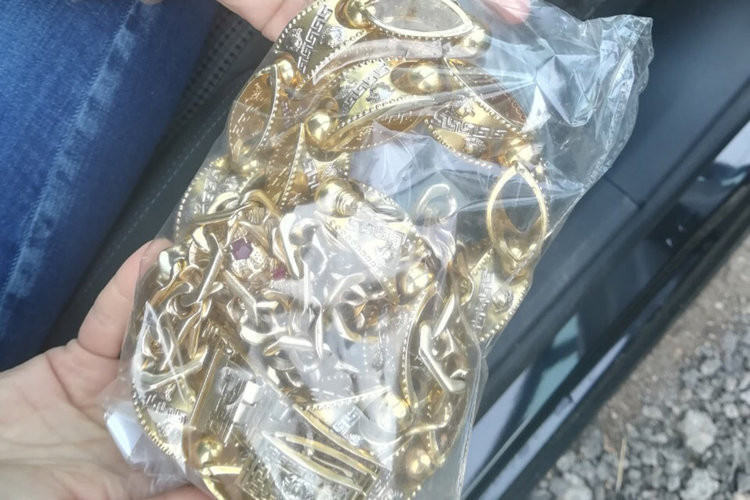 Снимка: МВР. Вещи, открити в дома на братята