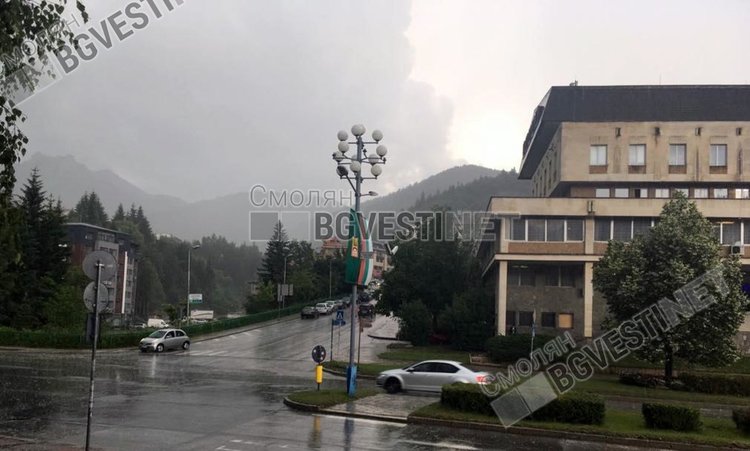 Сряда: облаци, мъгли и дъжд