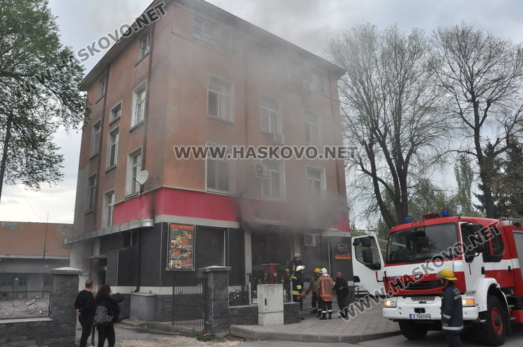 Пожар в заведение до училище „Смирненски“