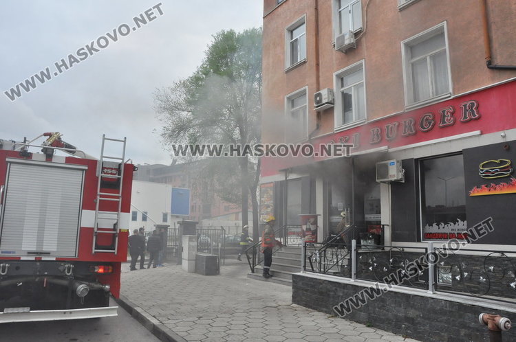 Пожар в заведение до училище „Смирненски“
