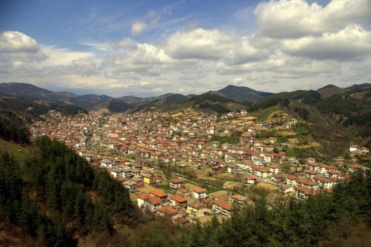 Планирани са 5 млн. лв. за пътя към Неделино 