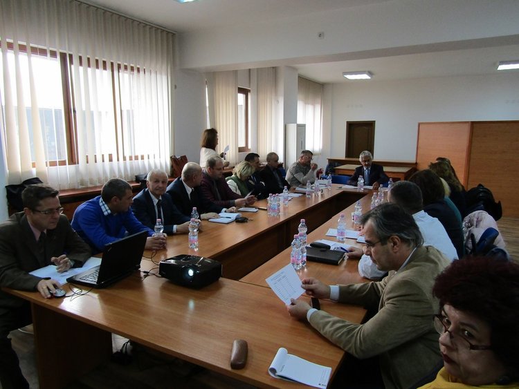 Проучване сред над 4 500 фирми: В Смолянско се търсят педагози, дърводелци, инженери и кадри в туризма