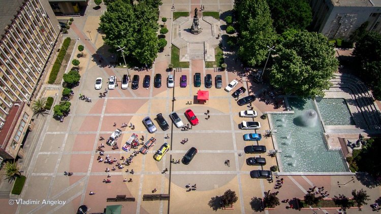 Панорамна снимка от първото тунинг изложение