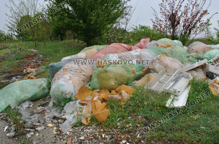 Изхвърлиха стотици стари гуми в хасковския ТЕЦ