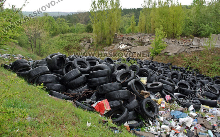 Изхвърлиха стотици стари гуми в хасковския ТЕЦ