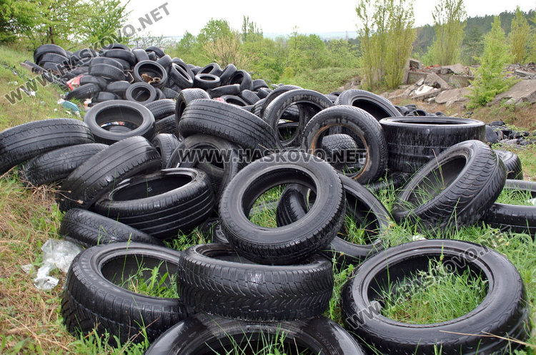 Изхвърлиха стотици стари гуми в хасковския ТЕЦ