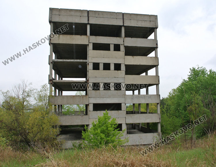 Изхвърлиха стотици стари гуми в хасковския ТЕЦ