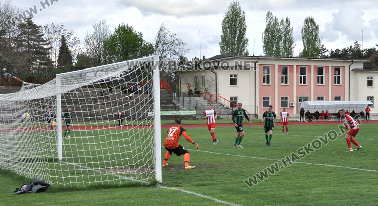 ФК „Хасково” отстъпи на водача „Нефтохимик” на „Ямача”
