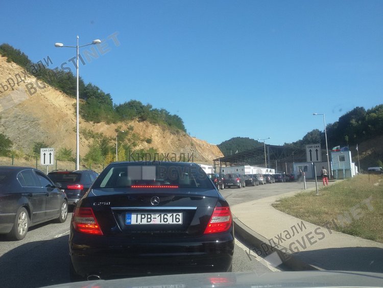 Големи задръствания на Маказа, заради гърците