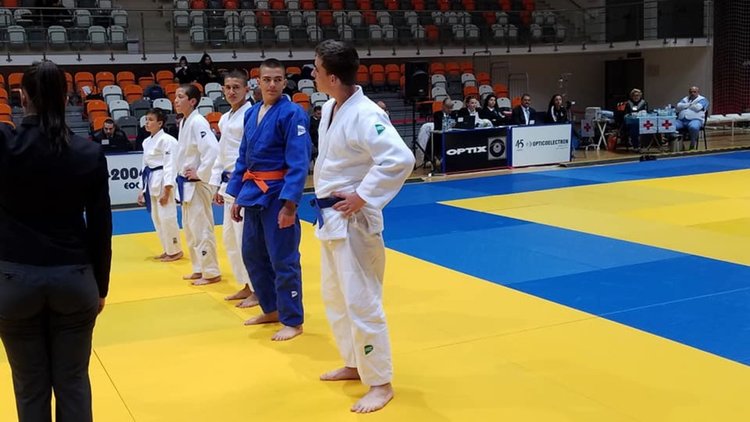 Хасковските джудисти с купа за трето място на Държавното