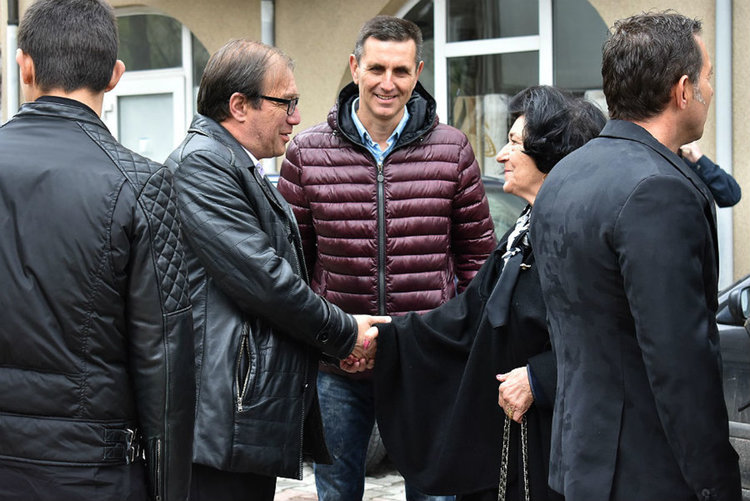 Олимпиецът Велик Капсъзов с паметна плоча в родния Асеновград